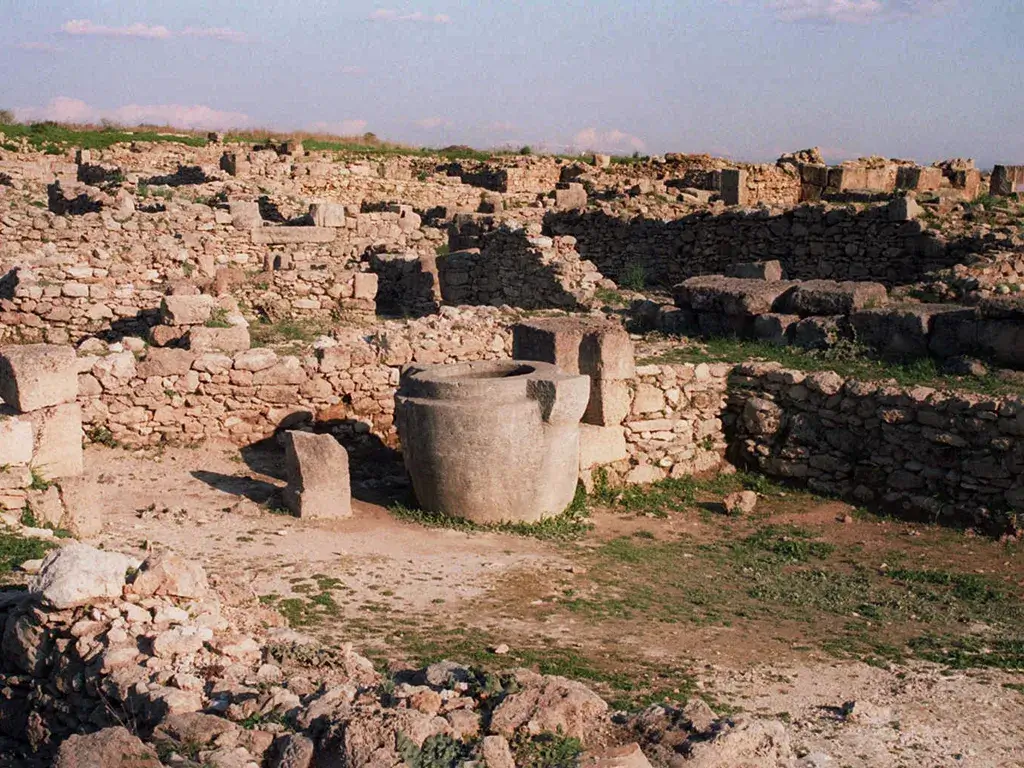The First Emporion of the Bronze Age: The Rise and Fall of Ugarit - The archaeological site of Ugarit